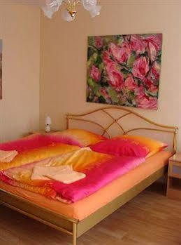 Apartmenthaus Sybille Hecke * Berlin